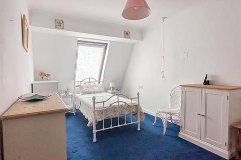 1 bedroom property for sale, Wey Hill, Haslemere, Surrey, GU27