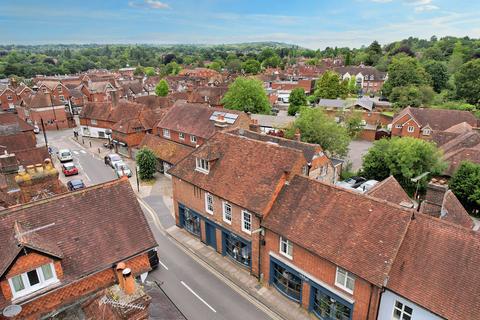 2 bedroom apartment for sale, Petworth Road, Haslemere, Surrey, GU27