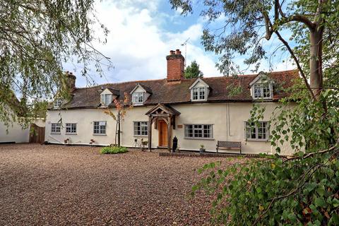 Oak Cottage Gore Lane, Rayne, Braintree, CM77 6TU