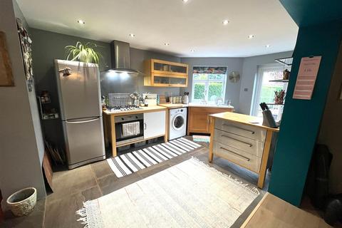 9 Barnfield, Stoke-on-trent, ST4 5JF