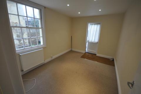 1 bedroom flat to rent, Clarence Square Cheltenham