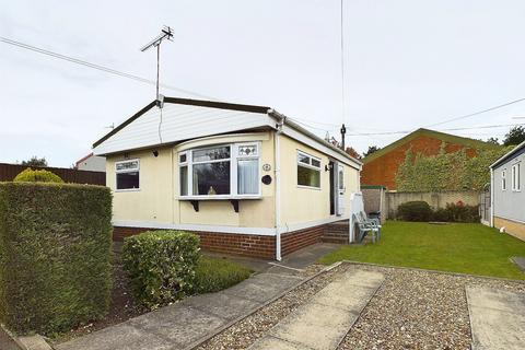 2 bedroom detached bungalow for sale, Haywagon, Doncaster DN6