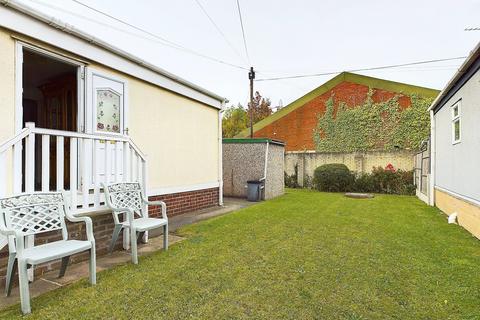 2 bedroom detached bungalow for sale, Haywagon, Doncaster DN6