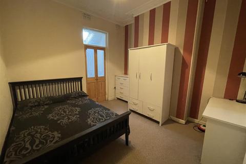 1 bedroom in a house share to rent, Moorland Road, Splott, Cardiff