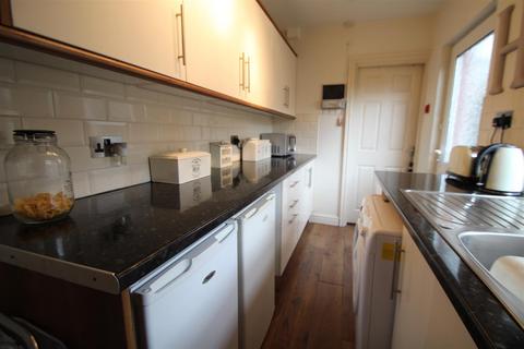 1 bedroom apartment to rent, Grimthorpe Street, Headingley, Leeds, LS6 3JU