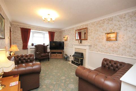 2 bedroom detached bungalow for sale, Johnsons Grove, Oldbury B68