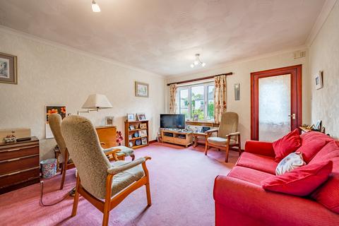 1 Silvan Place, Busby, Clarkston, G76 8HJ