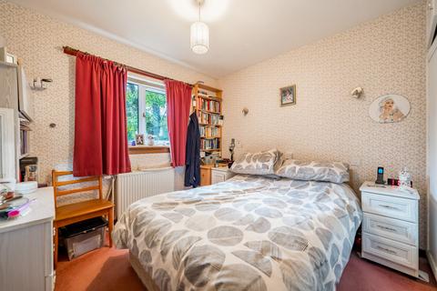 1 Silvan Place, Busby, Clarkston, G76 8HJ