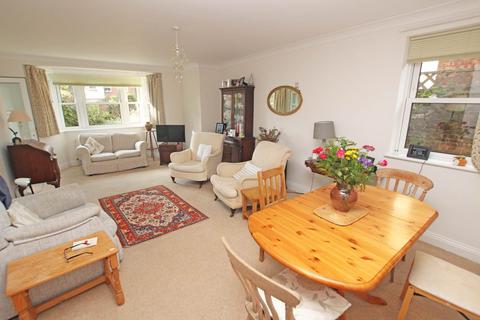 2 bedroom flat for sale, Granville Road, Eastbourne, BN20 7HH