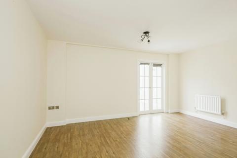 4 bedroom townhouse to rent, Macfarland Grove London SE15