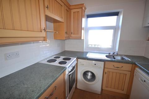 2 bedroom flat to rent, Egerton Road, Bexhill-On-Sea TN39