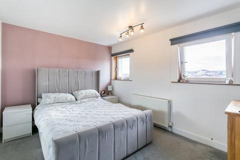 70 Forker Avenue, Rosyth, Dunfermline, KY11 2UF