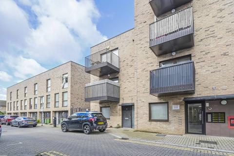 37 Tyas Road, London, E16 4JL