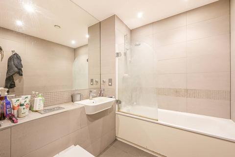 37 Tyas Road, London, E16 4JL