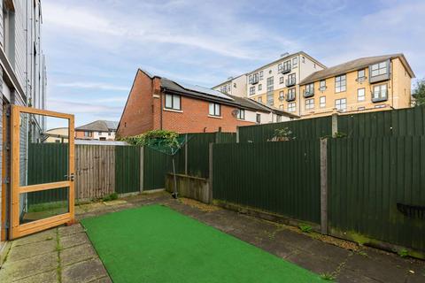 2 bedroom flat for sale, Evelyn Road, Silvertown, London, E16