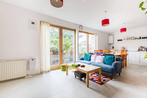 2 bedroom flat for sale, Evelyn Road, Silvertown, London, E16