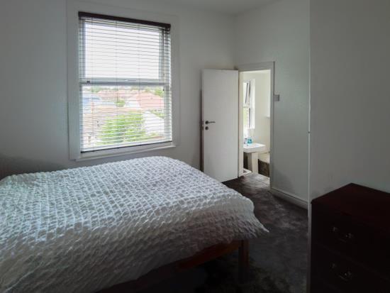 Bedroom 1a (2).png