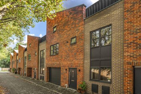 4 bedroom terraced house for sale, Featherstone Mews, East Dulwich, London, SE22