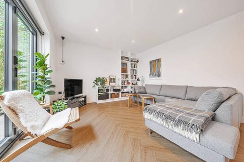 4 bedroom terraced house for sale, Featherstone Mews, East Dulwich, London, SE22