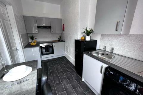 Studio to rent, Camden Road, LONDON, NW1