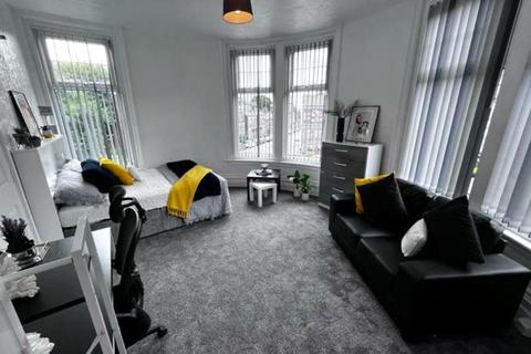 Studio to rent, Camden Road, LONDON, NW1