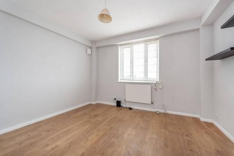 Studio to rent, Horn Lane, Acton, London, W3