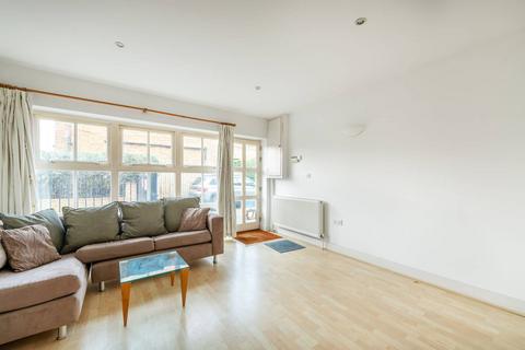 3 bedroom mews to rent, Marylebone Gardens, East Sheen, Richmond, TW9