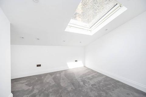 2 bedroom maisonette to rent, Liverpool Road, Islington, London, N1