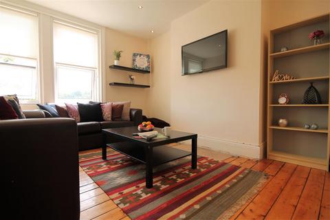 6 bedroom terraced house to rent, St Georges Terrace, Jesmond