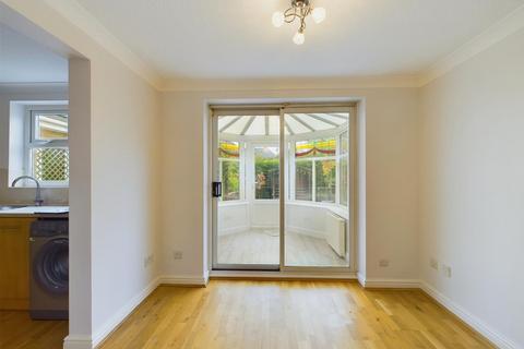 13 Birch Close, Buxton, SK17 6FE
