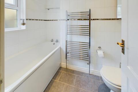 13 Birch Close, Buxton, SK17 6FE
