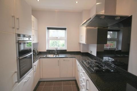 3 bedroom terraced house to rent, Frobisher Way, Greenhithe  DA9 9JN