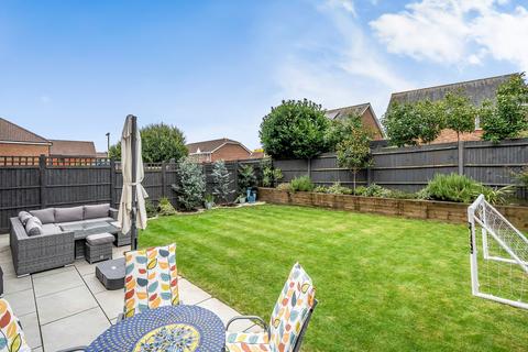 4 bedroom detached house for sale, Pine Lodge Way, Epsom KT19