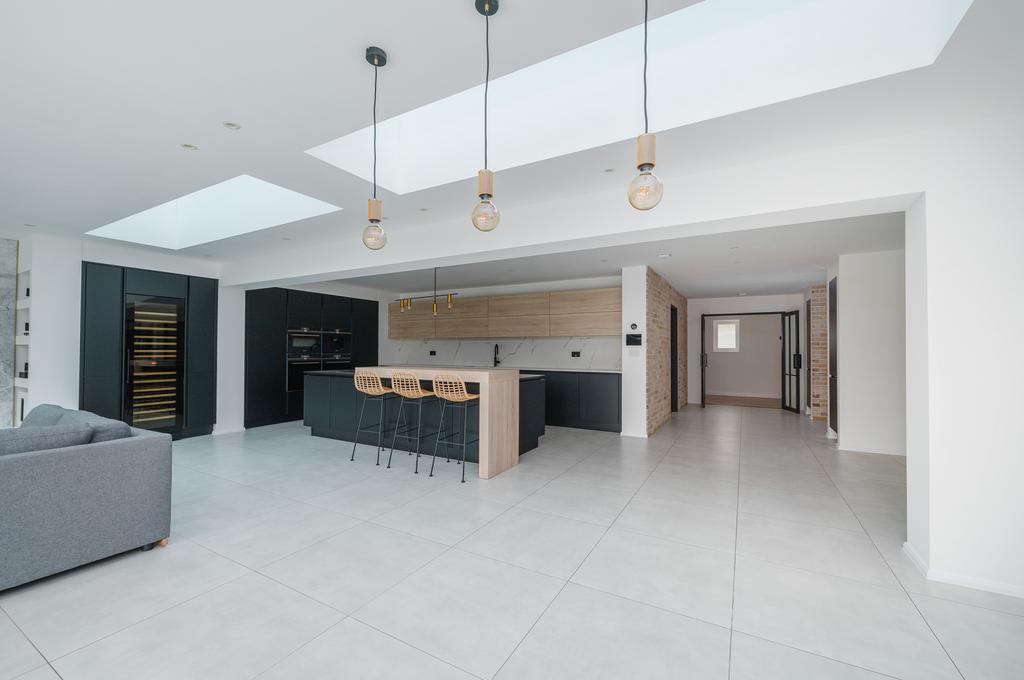 Kitchen Breakfast and Family Space