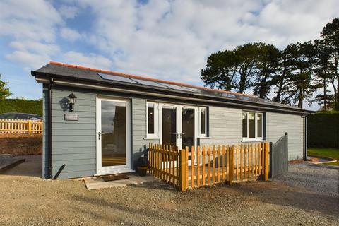 2 bedroom bungalow to rent, Greenway Road, Chelston