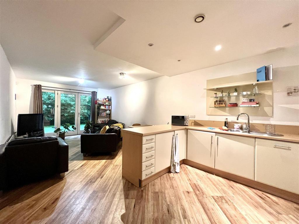 Lounge / Kitchen