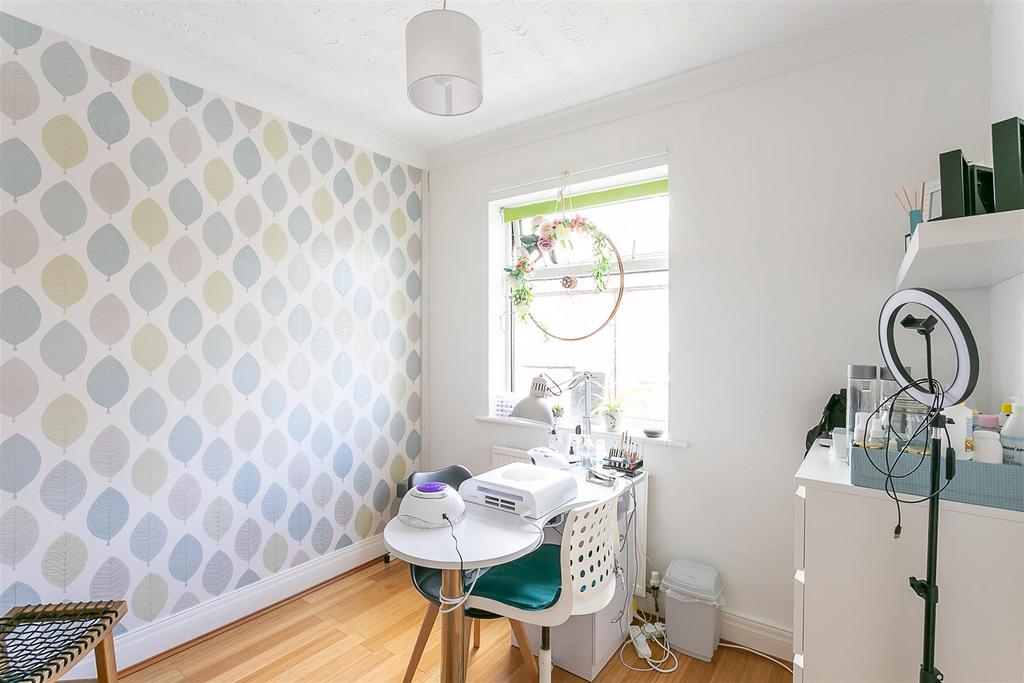 Bedroom/Study