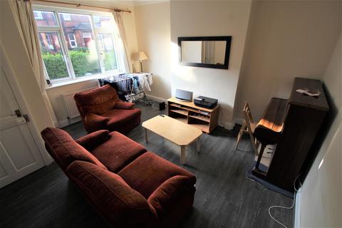 4 bedroom terraced house to rent, Mayville Place, Hyde Park, Leeds, LS6 1NE