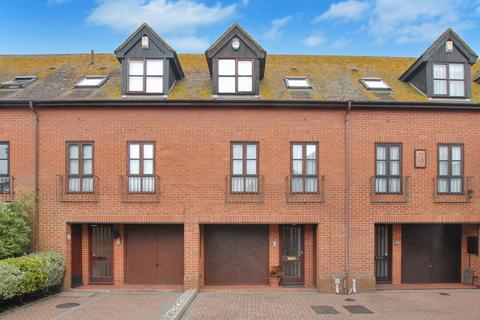 2 bedroom townhouse for sale, Chapel Street, Hythe, CT21