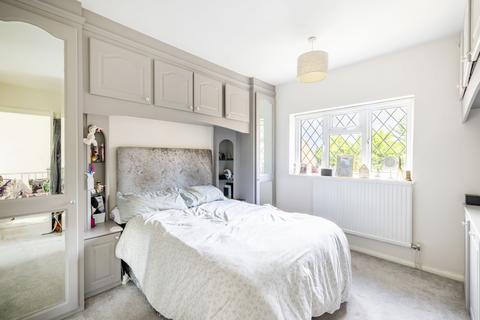 24 Cranmer Close, Warlingham, CR6 9SW