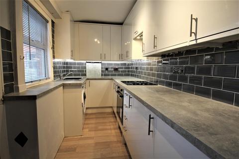 4 bedroom terraced house to rent, Mayville Road, Hyde Park, Leeds, LS6 1NF