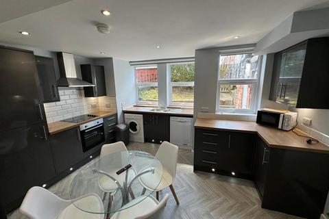 4 bedroom terraced house to rent, Royal Park Road, Hyde Park, Leeds, LS6 1HW