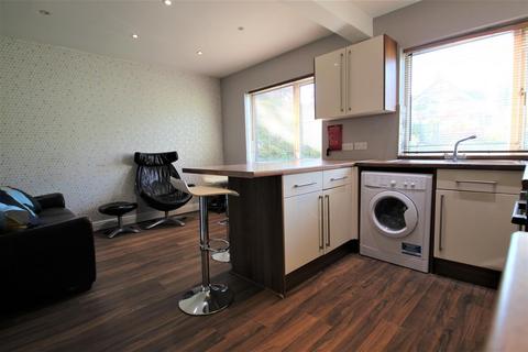 4 bedroom semi-detached house to rent, St. Annes Green, Headingley, Leeds, LS4 2SD