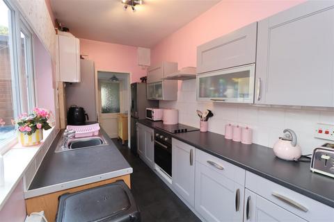 3 bedroom semi-detached house for sale, Kilton Road, Worksop S80