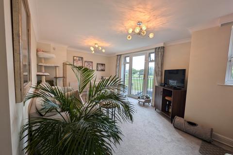 2 bedroom flat to rent, Shalford, Guildford, Surrey, GU4