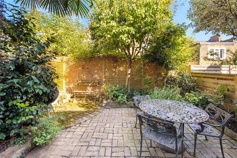 7 Alcester Crescent, London, E5 9PX
