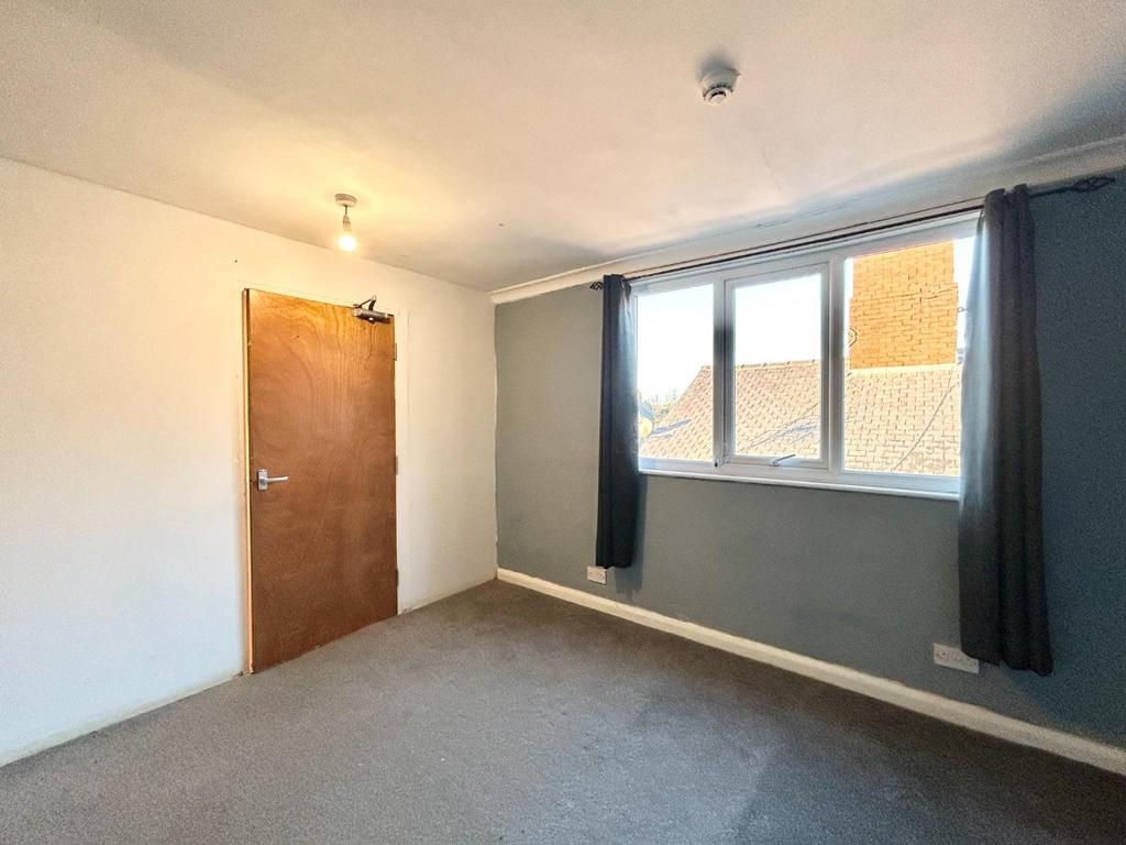 Living Room/Bedroom