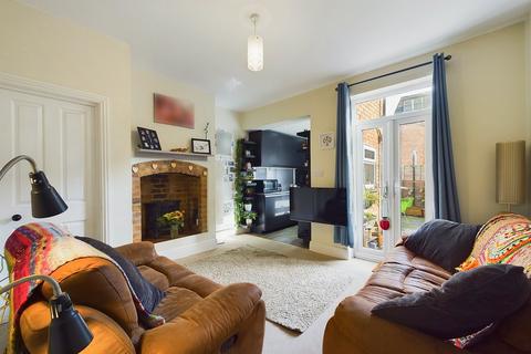 8 Middle Road, Worcester, WR2 4HT
