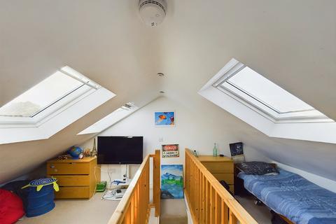 8 Middle Road, Worcester, WR2 4HT