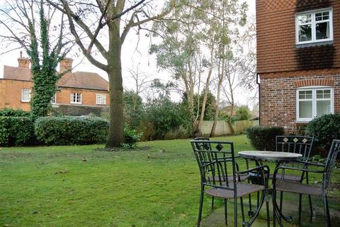 2 bedroom apartment to rent, Portmore Park Road, Weybridge KT13